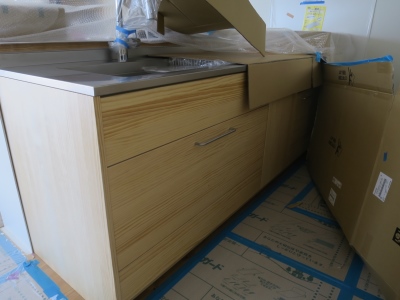 木製システムキッチンの施工