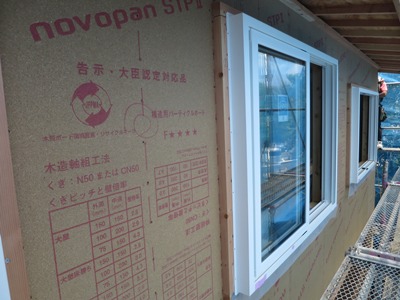 樹脂サッシ取り付け