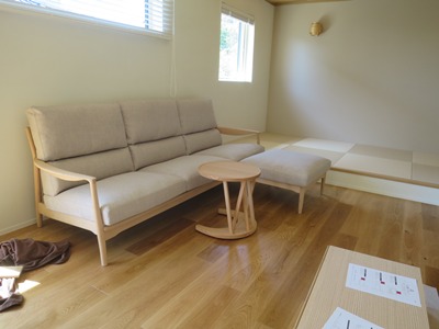 飛騨家具ソファ搬入