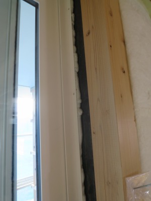 窓周り隙間断熱処理