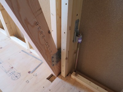 ホールダウン金物