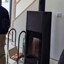 蓄熱型薪ストーブ