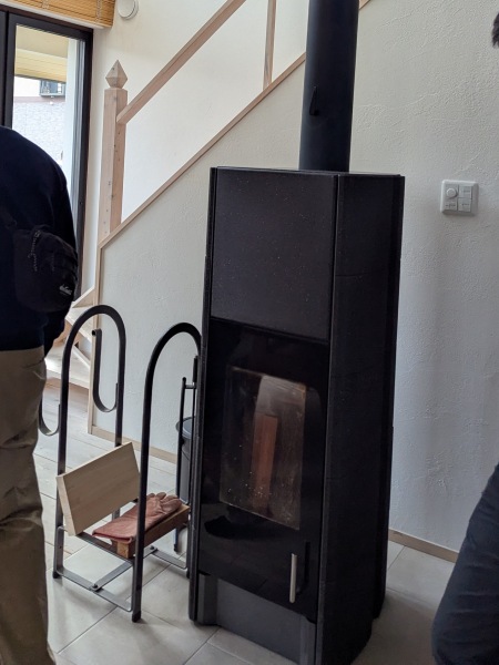 蓄熱型薪ストーブ