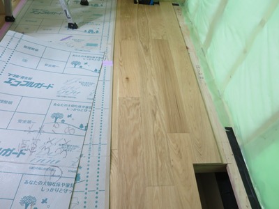 オーク3層フローリング貼り