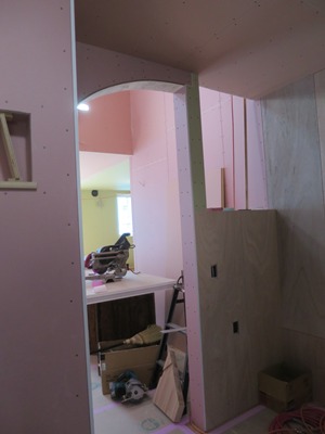 アール壁と室内窓