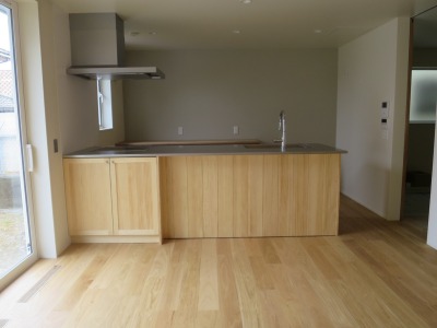 木製ペニンシュラ型キッチン